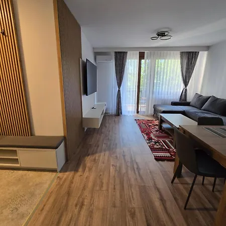 Urban Dvor - 2 Apartment